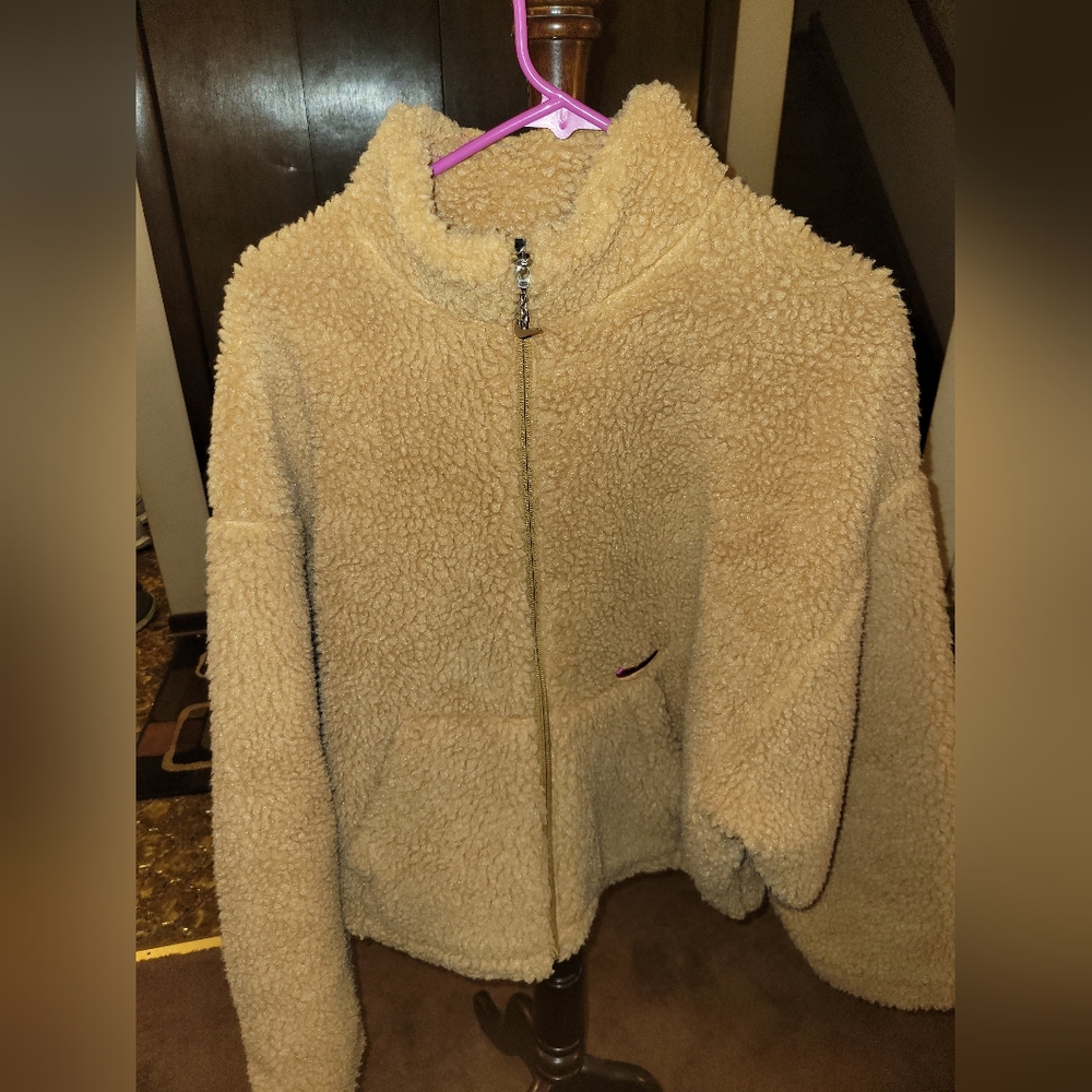 NIKE shepra Jacket